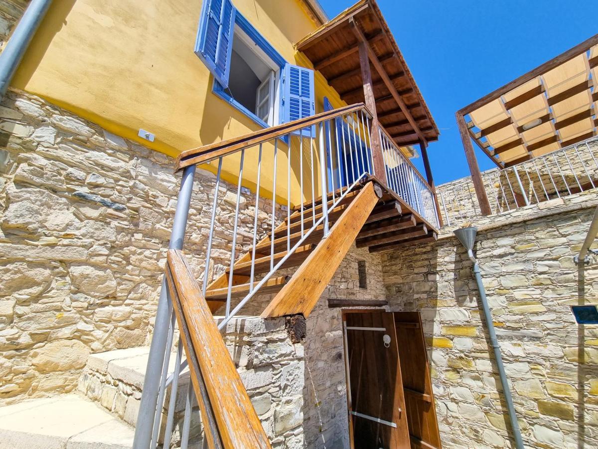 Village Charm With Pool At Apartman